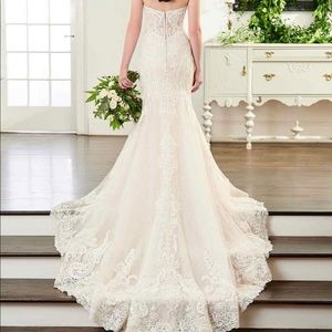Wedding dress- perfect condition